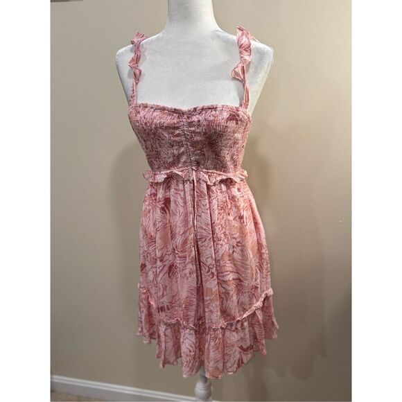 LUSH Women's Rayon Sleeveless Floral Smocked Mini Dress Pink Small NWT - Picture 1 of 7